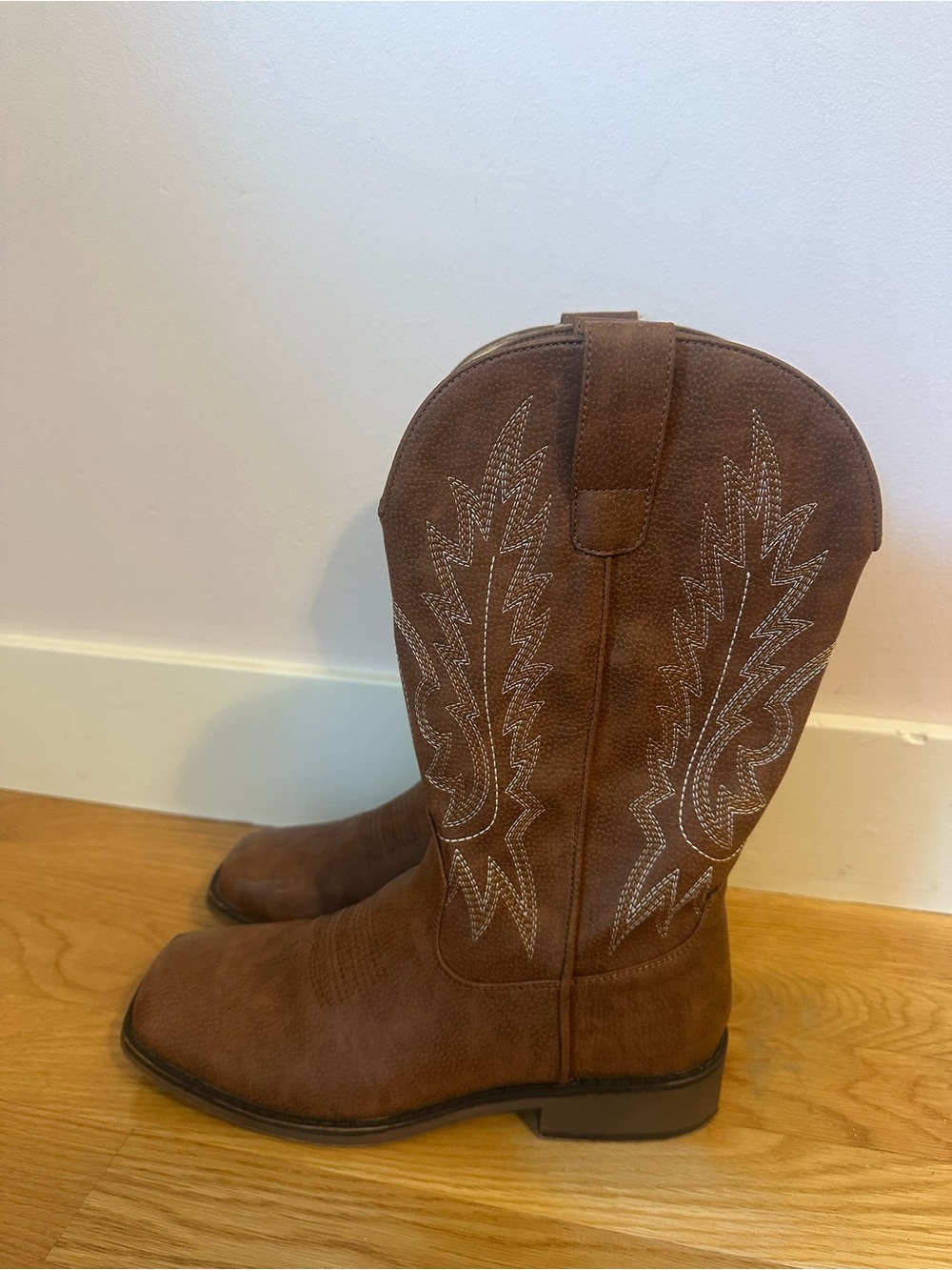 Classic Brown Western Cowboy Boots - Women's